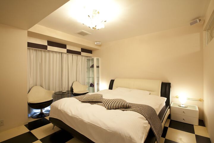 Room 7 of 60