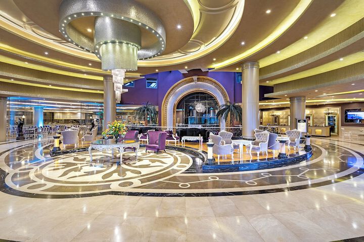 Entrance & Lobby