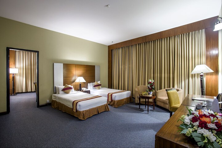 Room 4 of 65