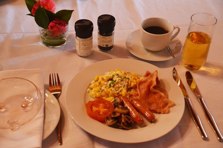 Breakfast/Coffee Service 21 of 29