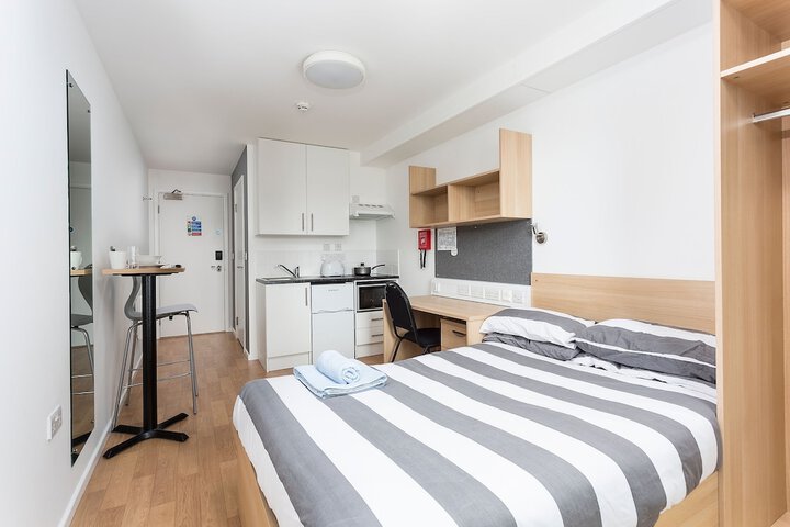 Room 9 of 20