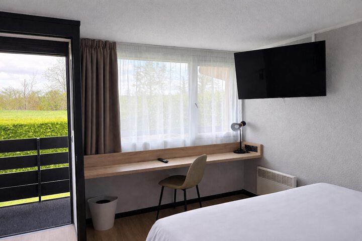 Room 6 of 35