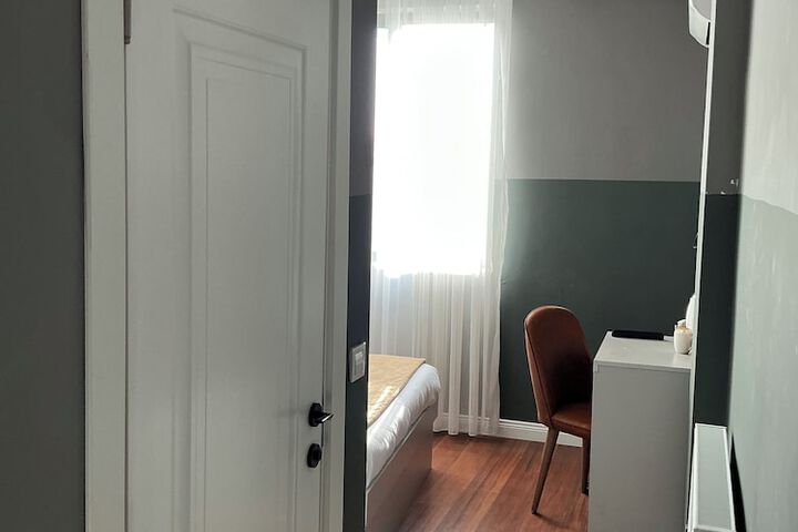 Room 51 of 73