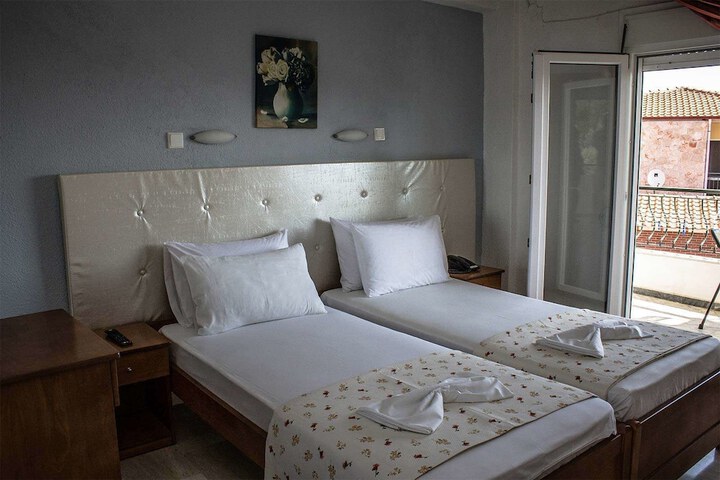 Room 5 of 17