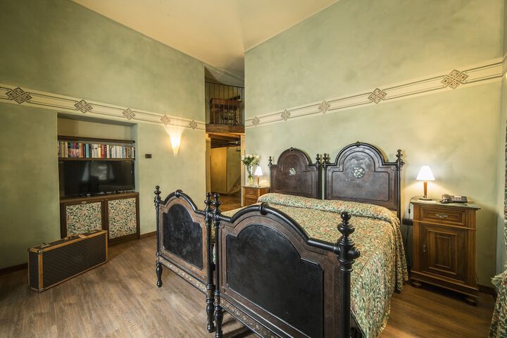 Room 13 of 66