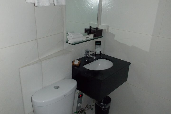 Room 11 of 25