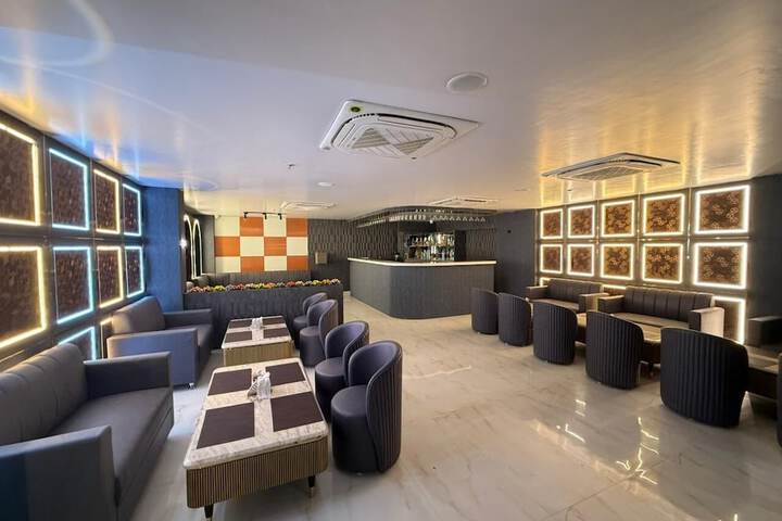 Lounge 41 of 47