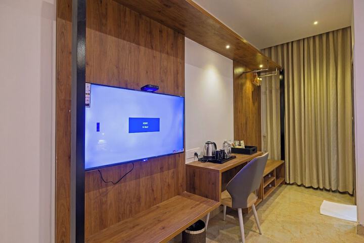 Room 15 of 23