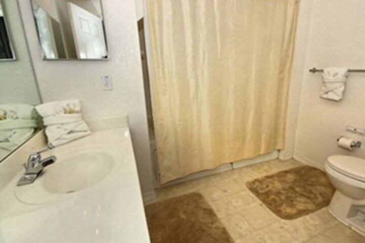 Room 10 of 143