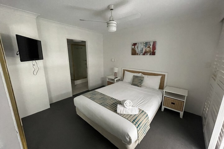 Room 11 of 115