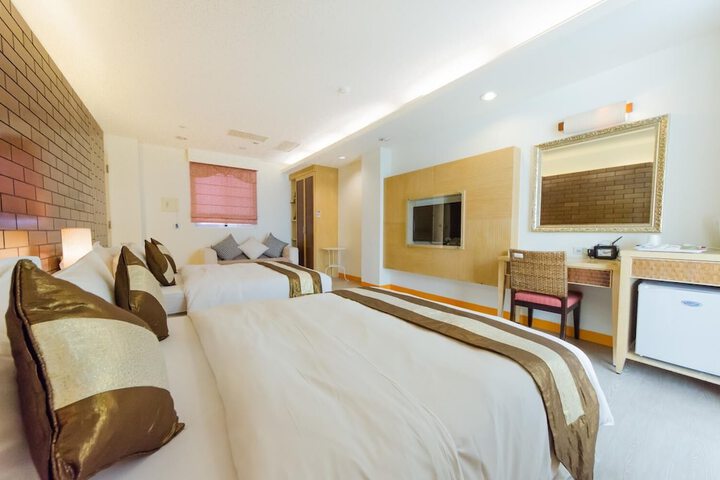 Room 18 of 49