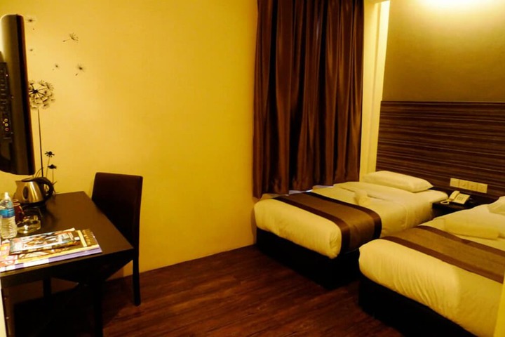 Room 7 of 36