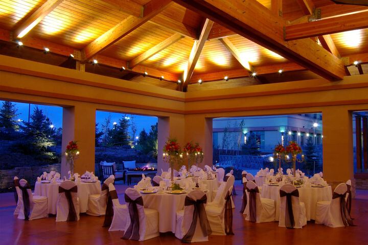 Banquet hall