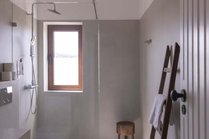 Room 12 of 28