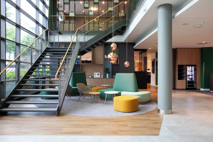 Entrance & Lobby