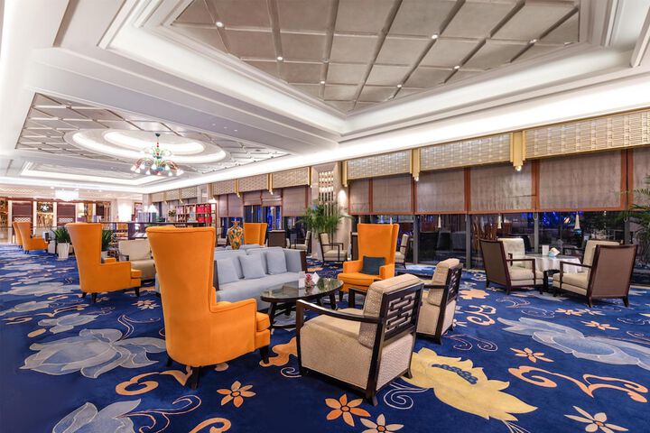 Entrance & Lobby