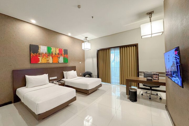 Room 9 of 38