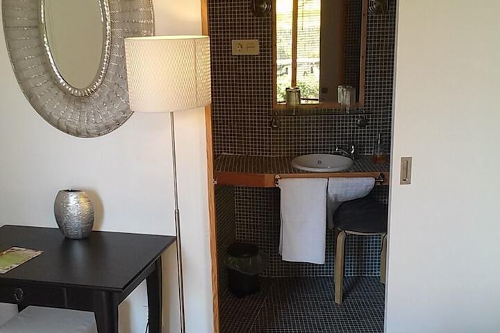 Room 12 of 12