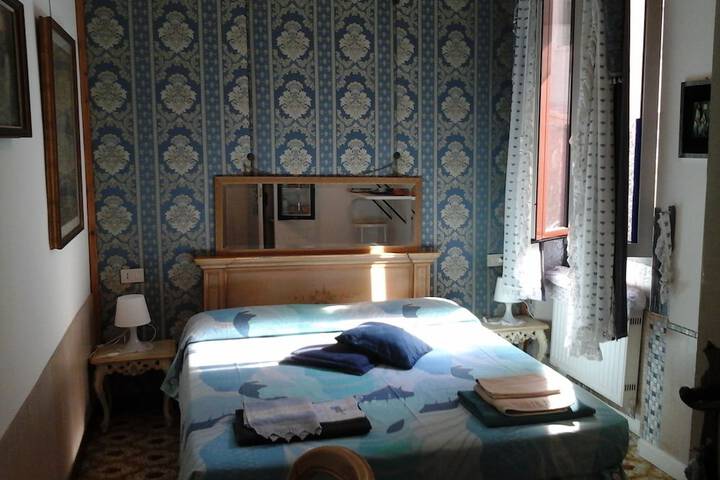 Room 22 of 166