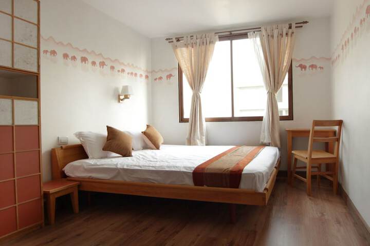 Room 9 of 19