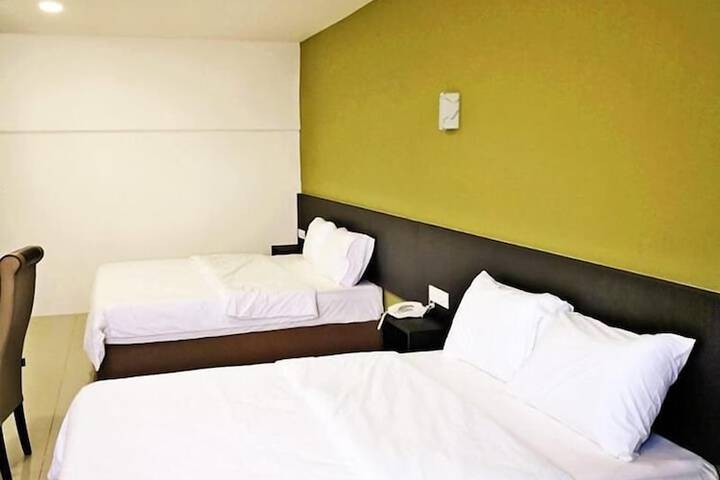 Room 10 of 33