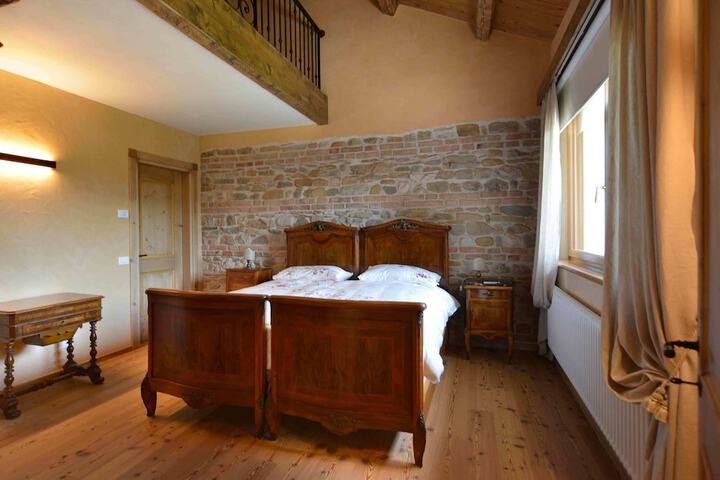 Room 14 of 91