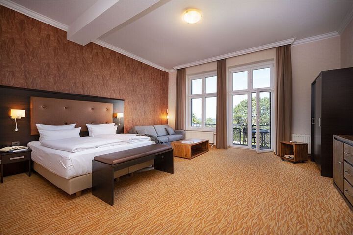 Room 3 of 50
