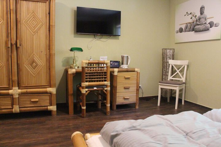 Room 18 of 68