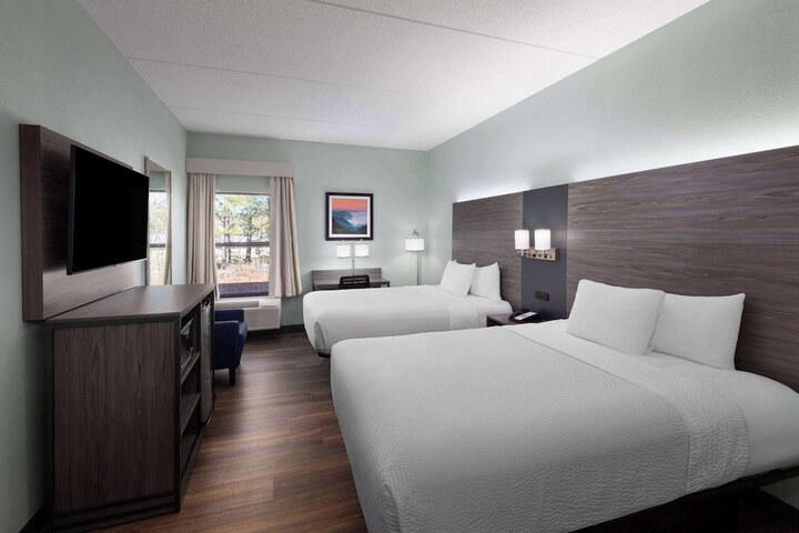 Double Accessible King Size Bed (3 of 7)