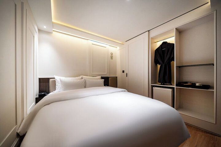 Room 5 of 56