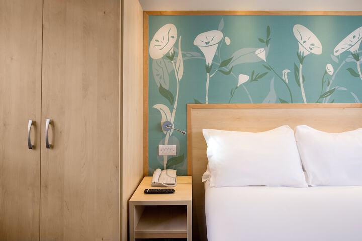 Room 10 of 89