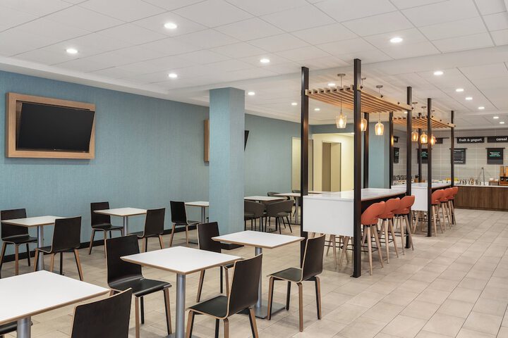 Breakfast/Coffee Service 76 of 109