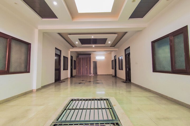 Room 10 of 17