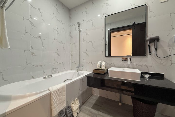 Room 8 of 30