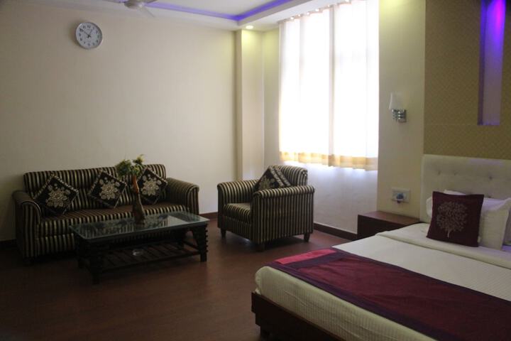 Room 11 of 29