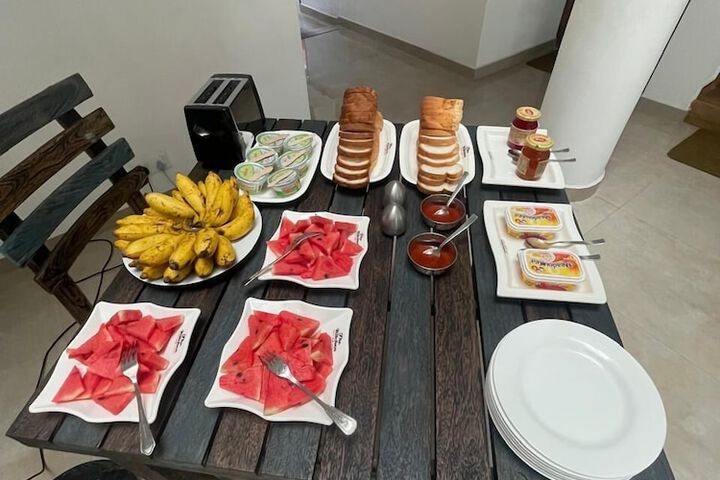 Dining 12 of 15