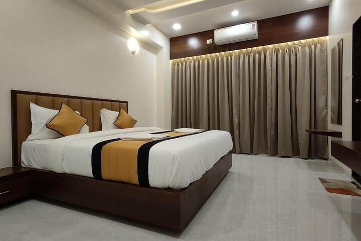 Room 15 of 36