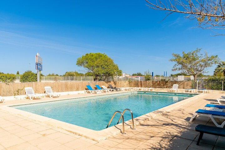 Pools & Facilities
