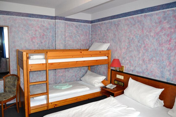 Room 8 of 39