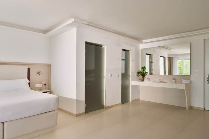Room 10 of 60
