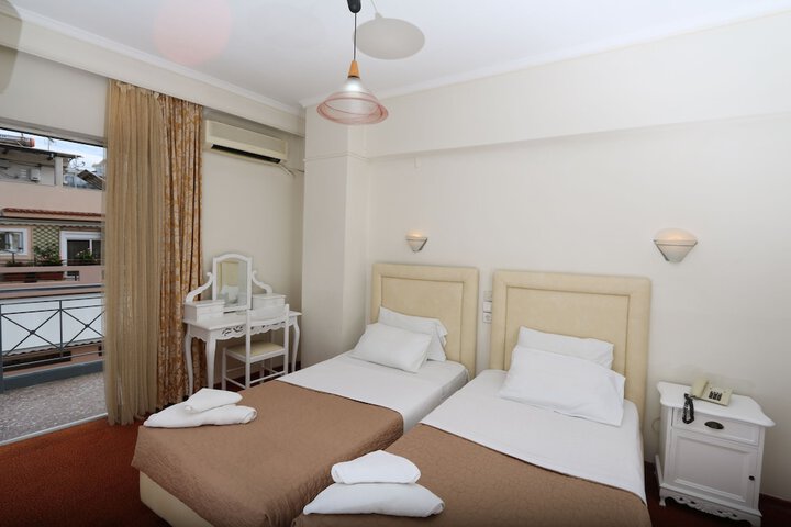 Room 9 of 29