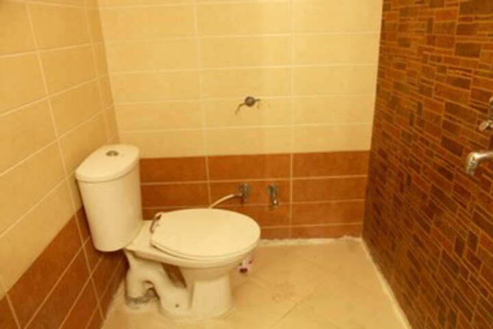 Room 2 of 35