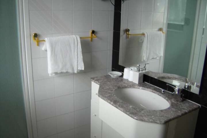 Room 17 of 36