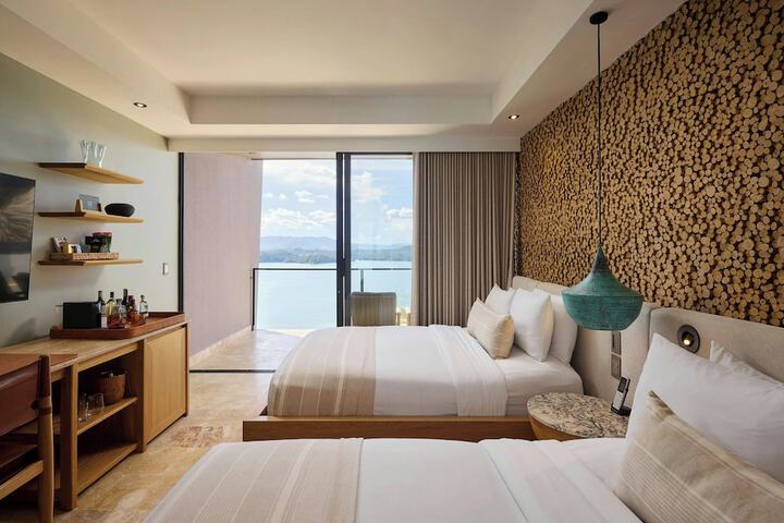 Room 25 of 132