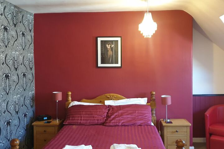 Room 15 of 28