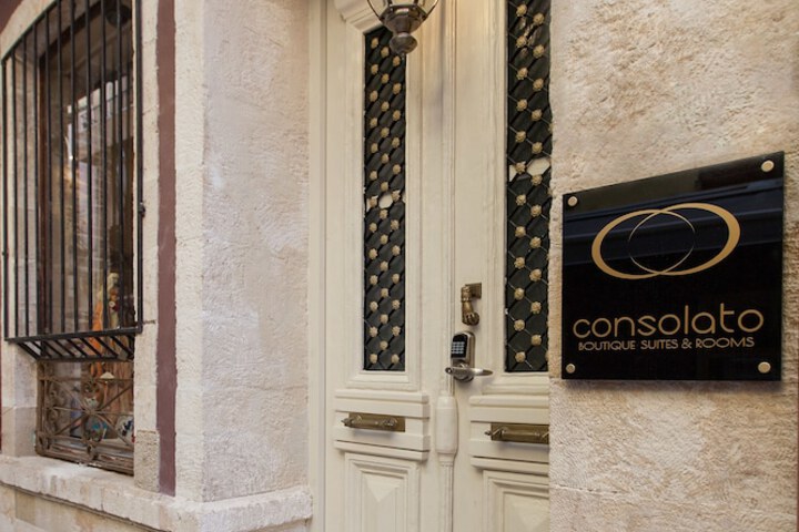 Consolato Boutique