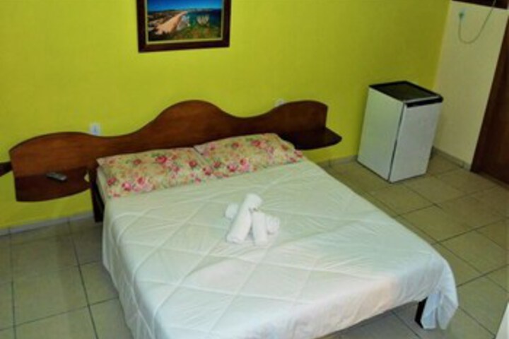Room 9 of 38
