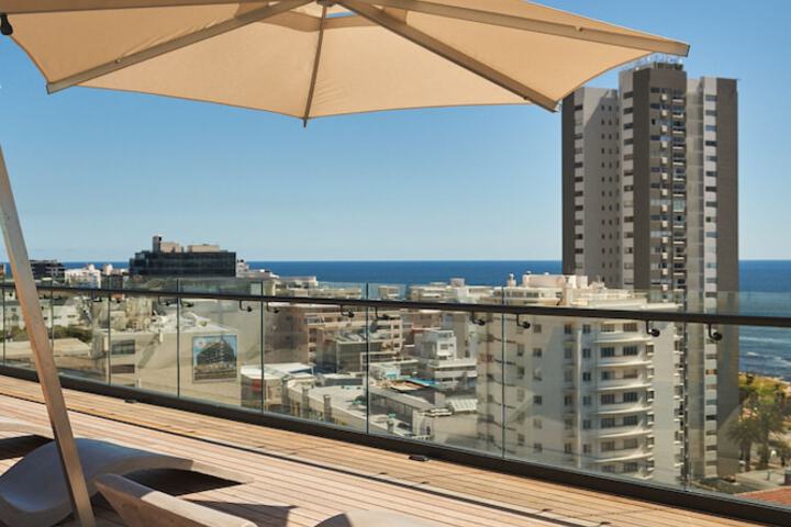Sundeck 62 of 70