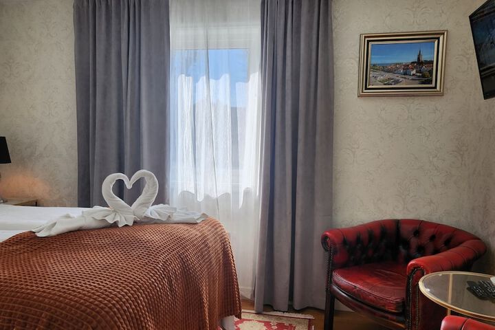 Room 54 of 334