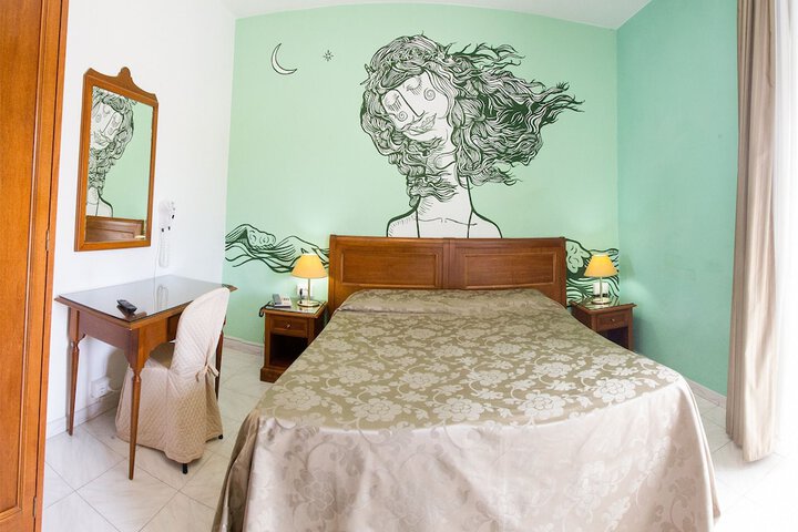 Room 9 of 60